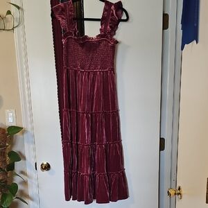 Crown & Ivy Burgundy Velvet Midi Dress